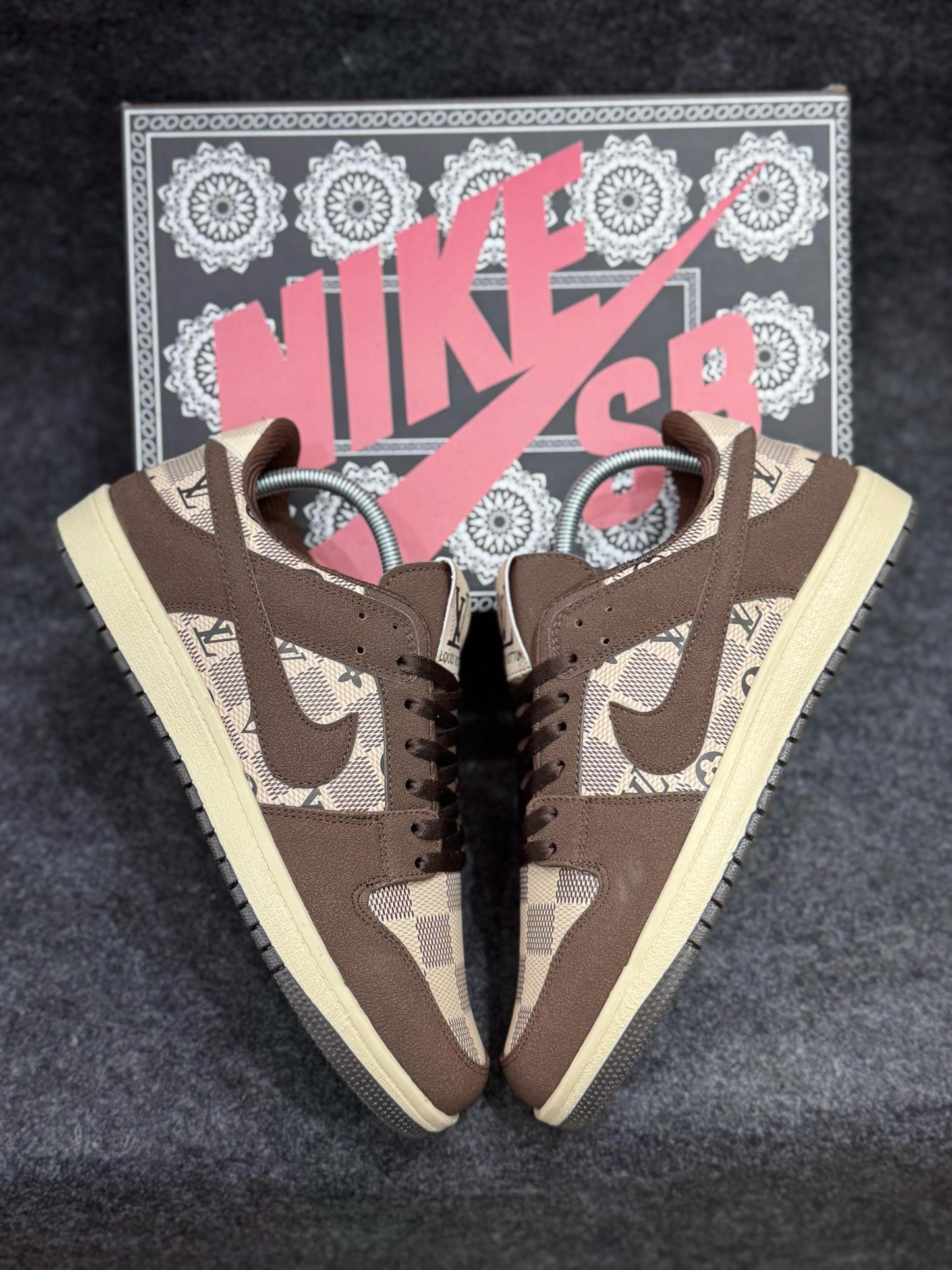 NIKE DUNK x LOUIS VUITTON®