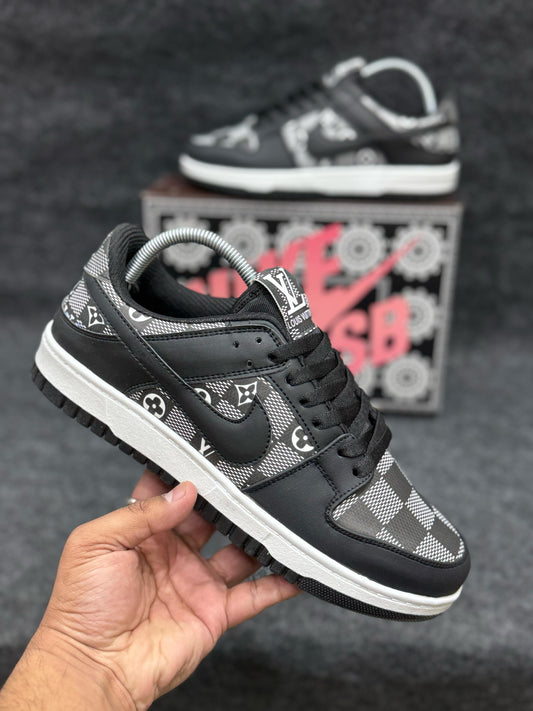 NIKE DUNK x LOUIS VUITTON®