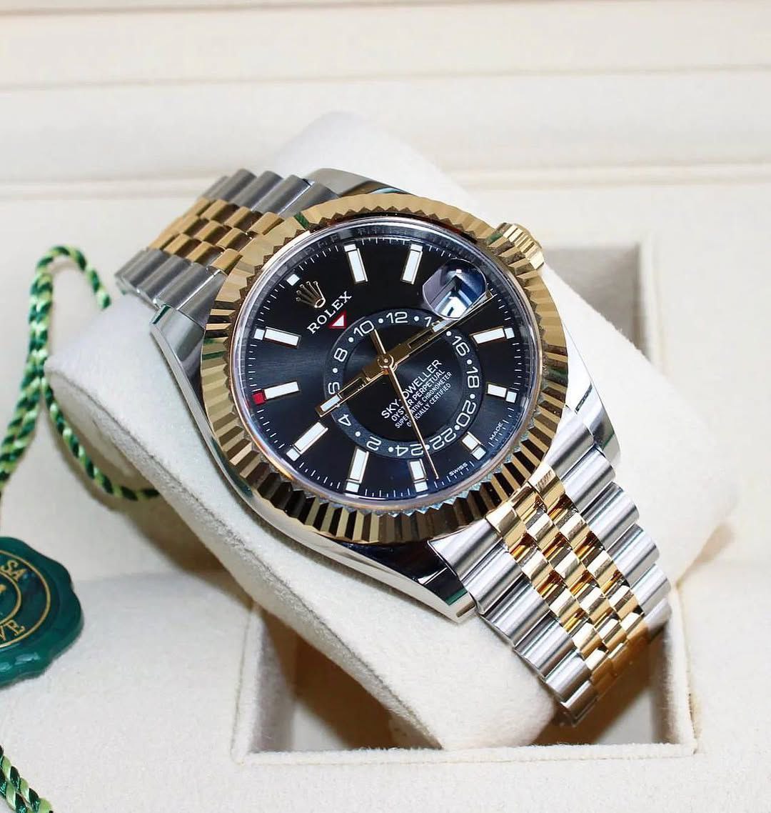 Signature Prestige with Dual Time Functionality – From Rolex’s Iconic Series 🌟